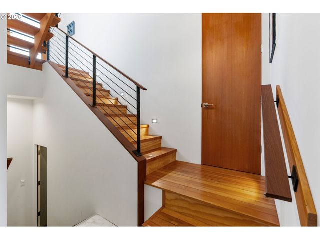 314 COLUMBIA St, Hood River, OR 97031