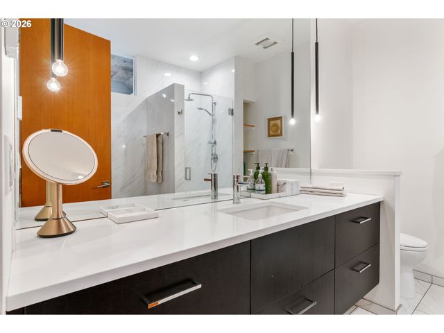 314 COLUMBIA St, Hood River, OR 97031