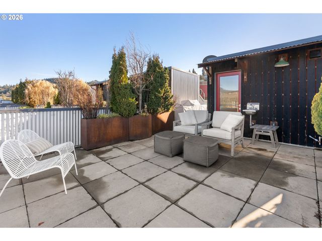 314 COLUMBIA St, Hood River, OR 97031