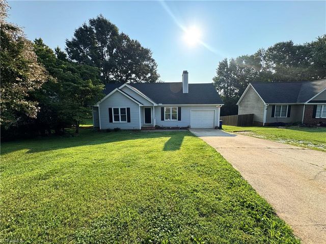 155 Lorraine Drive, Winston-salem, NC 27107