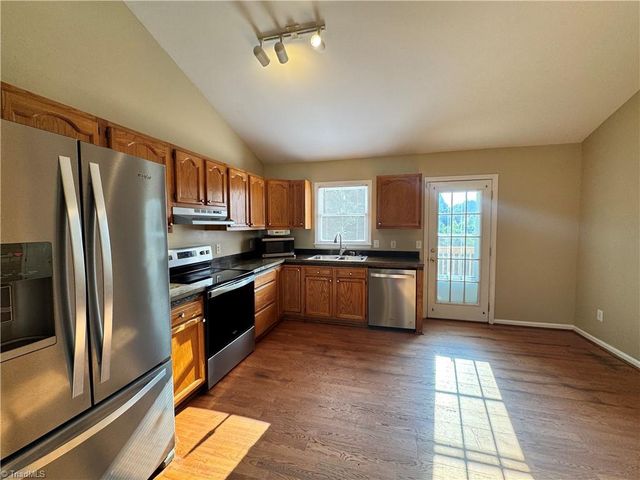 155 Lorraine Drive, Winston-salem, NC 27107