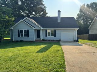 155 Lorraine Drive, Winston-salem, NC 27107