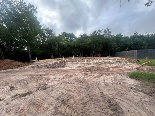 2121 Manning Way, Bryan, TX 77803