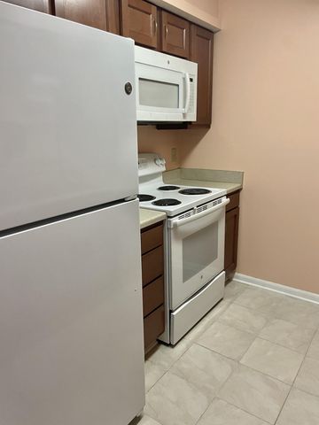 10047 Kennedy Avenue 2b, Highland, IN 46322