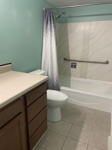 10047 Kennedy Avenue 2b, Highland, IN 46322