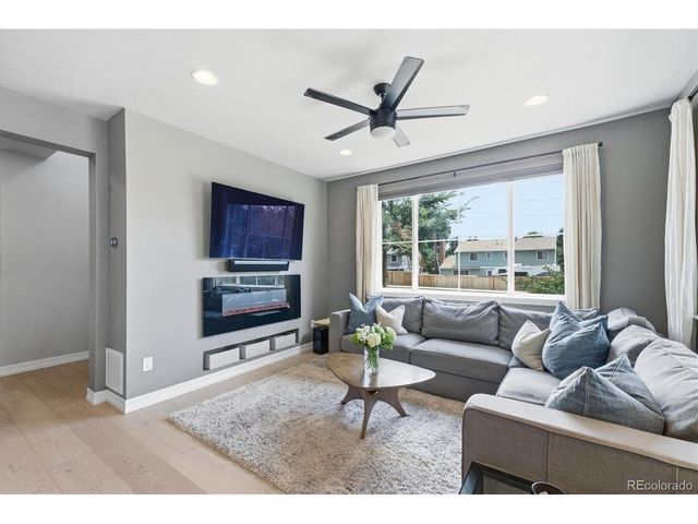 7486 S Logan St, Littleton, CO 80122