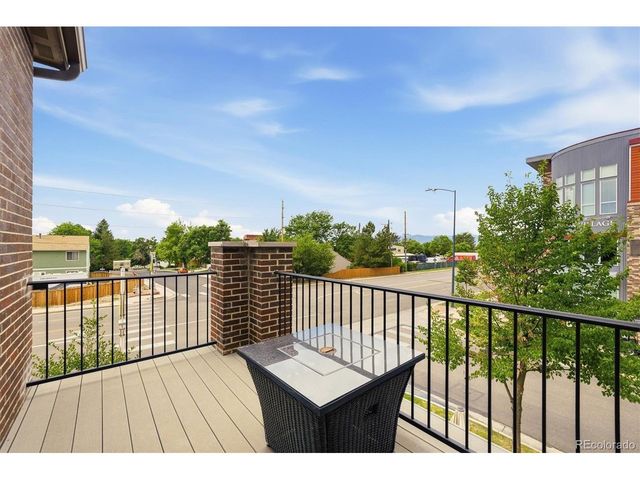 7486 S Logan St, Littleton, CO 80122