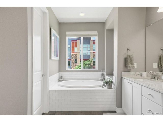 7486 S Logan St, Littleton, CO 80122