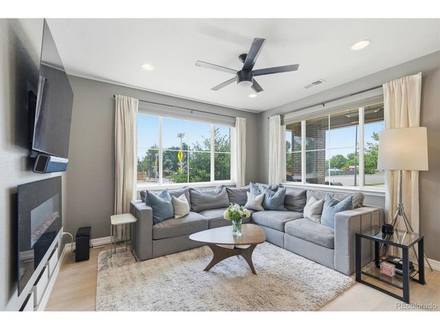 7486 S Logan St, Littleton, CO 80122