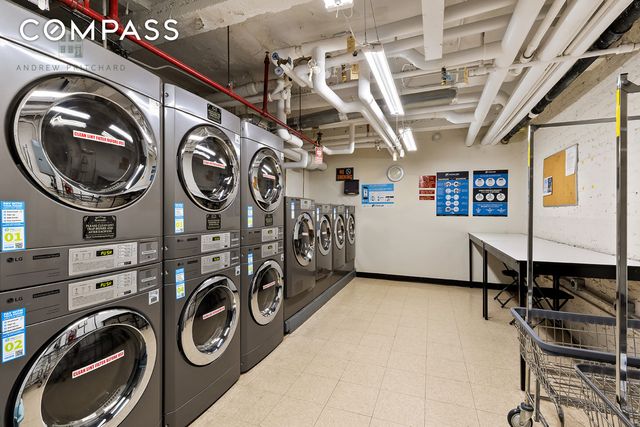 212 E 48th St Apt 1D, New York City, NY 10017
