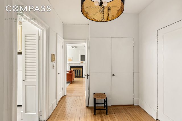 212 E 48th St Apt 1D, New York City, NY 10017