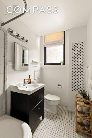 212 E 48th St Apt 1D, New York City, NY 10017