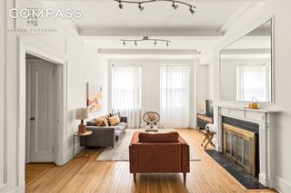 212 E 48th St Apt 1D, New York City, NY 10017