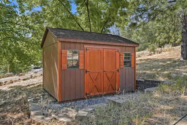3707 Witt Rd, Auburn, CA 95602