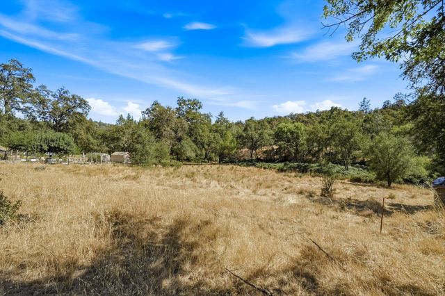 3707 Witt Rd, Auburn, CA 95602