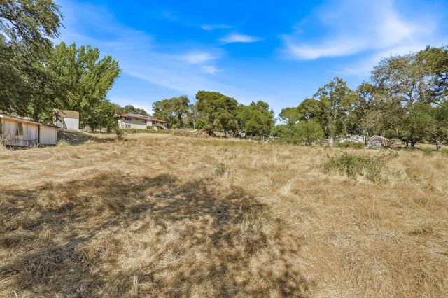 3707 Witt Rd, Auburn, CA 95602