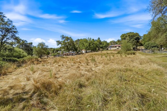3707 Witt Rd, Auburn, CA 95602