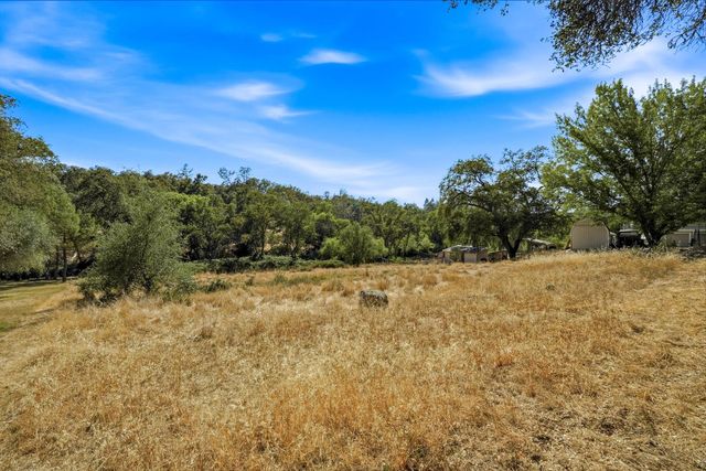 3707 Witt Rd, Auburn, CA 95602