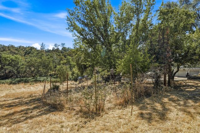 3707 Witt Rd, Auburn, CA 95602