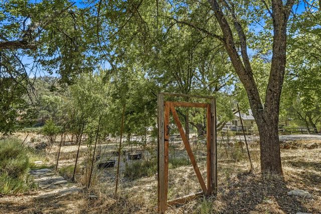 3707 Witt Rd, Auburn, CA 95602