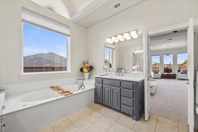 912 Country Club Drive, Heath, TX 75032