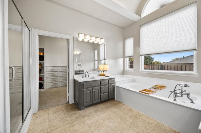 912 Country Club Drive, Heath, TX 75032