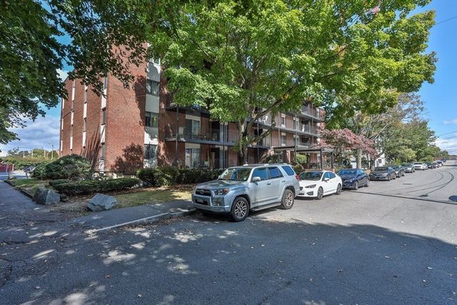 45 Oval Rd 46, Quincy, MA 02170