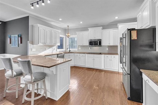 10908 W 144th Street, Overland Park, KS 66221