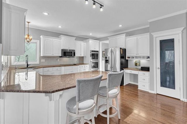 10908 W 144th Street, Overland Park, KS 66221