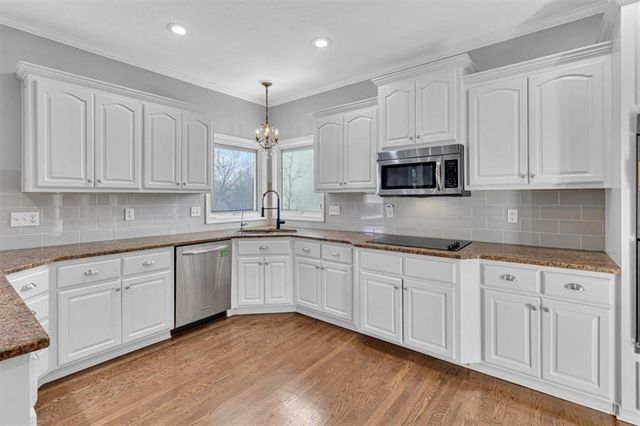 10908 W 144th Street, Overland Park, KS 66221