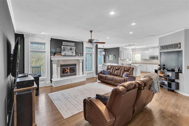 10908 W 144th Street, Overland Park, KS 66221