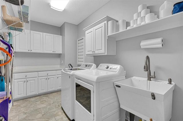 10908 W 144th Street, Overland Park, KS 66221