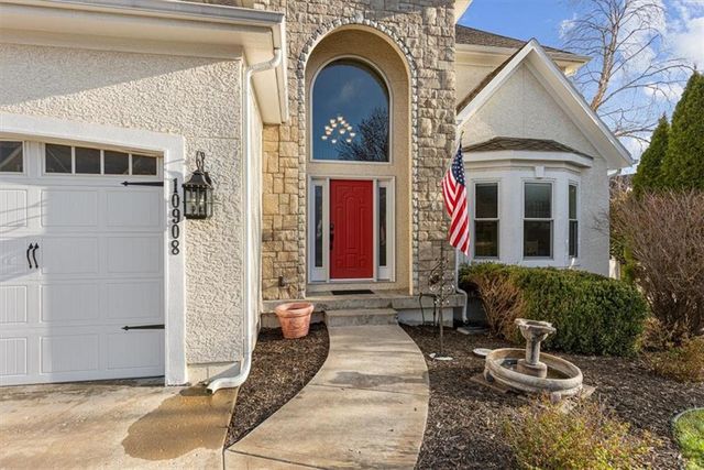10908 W 144th Street, Overland Park, KS 66221