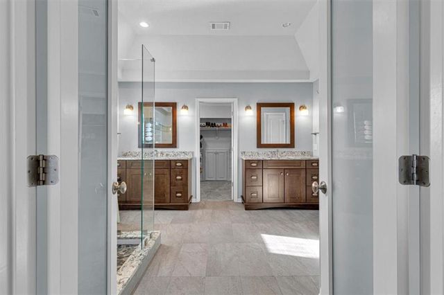 10908 W 144th Street, Overland Park, KS 66221