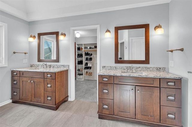 10908 W 144th Street, Overland Park, KS 66221