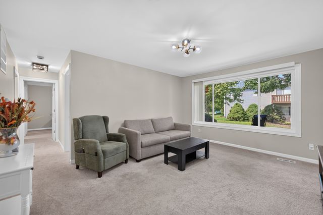665 Thorntree Court A-1, Bartlett, IL 60103