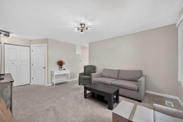 665 Thorntree Court A-1, Bartlett, IL 60103
