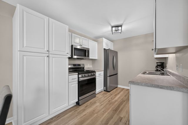 665 Thorntree Court A-1, Bartlett, IL 60103