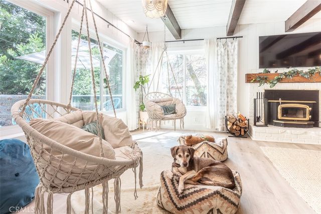 220 Oak Dr., Lake Arrowhead, CA 92352