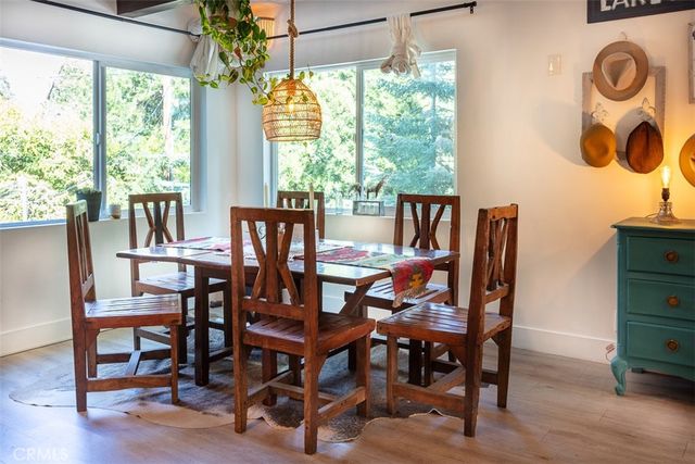 220 Oak Dr., Lake Arrowhead, CA 92352