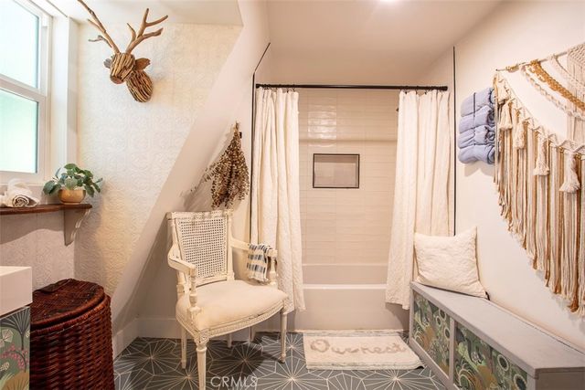 220 Oak Dr., Lake Arrowhead, CA 92352