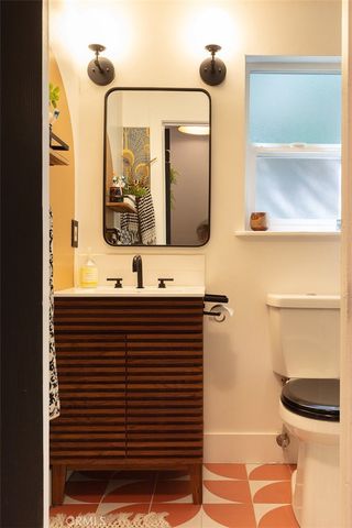 220 Oak Dr., Lake Arrowhead, CA 92352