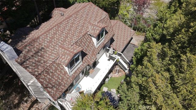 220 Oak Dr., Lake Arrowhead, CA 92352