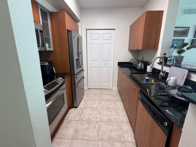 700 E BOYNTON BEACH Boulevard 1103, Boynton Beach, FL 33435