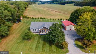 49 PINE RD, Abbottstown, PA 17301
