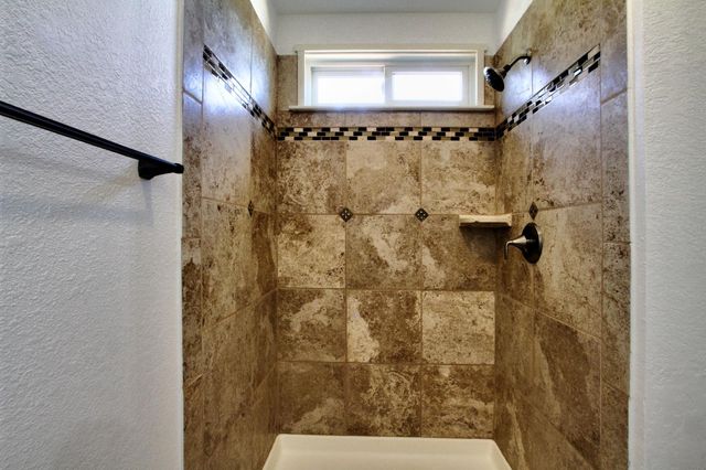 13740 Torrey Pines Dr, Auburn, CA 95602