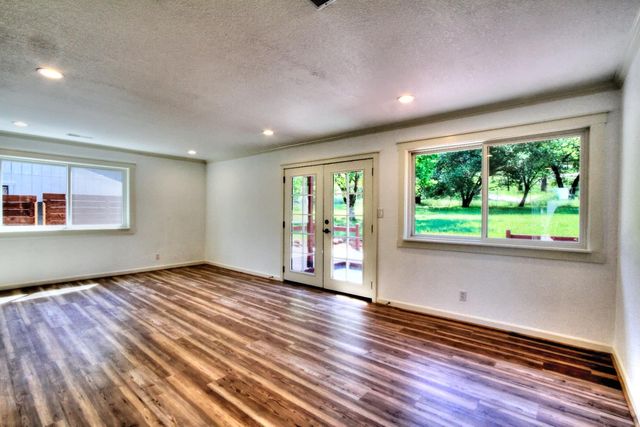 13740 Torrey Pines Dr, Auburn, CA 95602