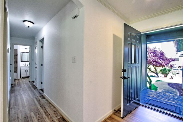 13740 Torrey Pines Dr, Auburn, CA 95602