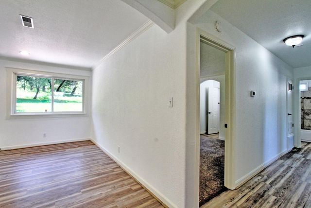 13740 Torrey Pines Dr, Auburn, CA 95602