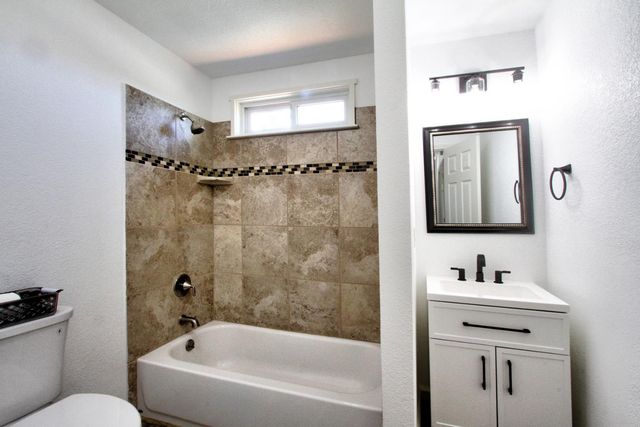 13740 Torrey Pines Dr, Auburn, CA 95602